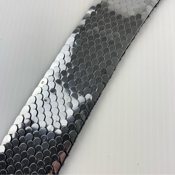 Vintage Metallic Stretch Belt Scales and Shell Clasp Silver Colour - Picture 6 of 8